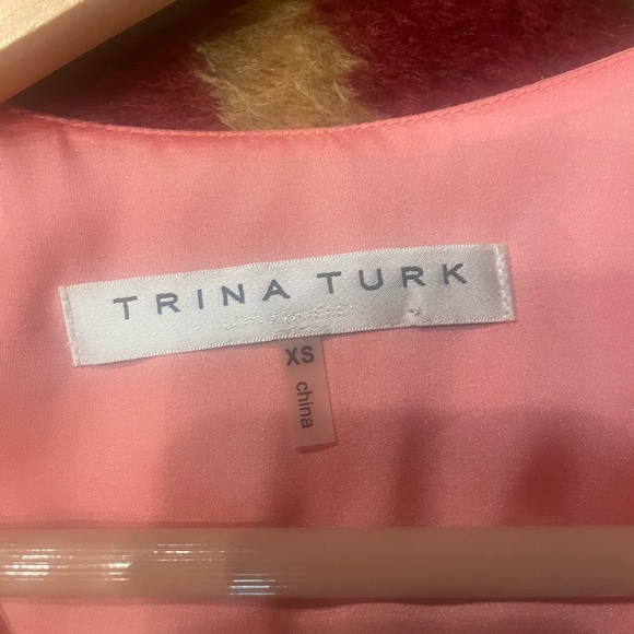 Trina Turk Coral and Fuchsia Floral Top NWT - Picture 4 of 5